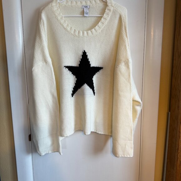 RUE 21 Elegant Cream Sweater with Black Star.  Size 4x - Picture 1 of 3